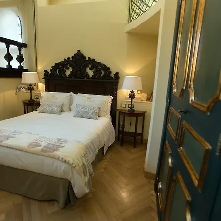 Royal Trinità Dei Monti Hotel 4*