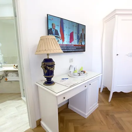 Hotel Royal Trinità Dei Monti 4*