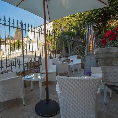 Royal Trinità Dei Monti Hotel 4*