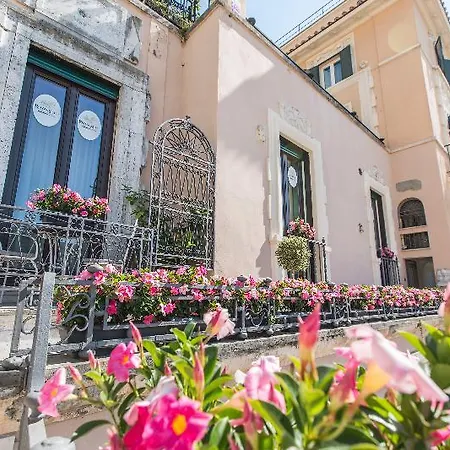 Hotel Royal Trinità Dei Monti 4*