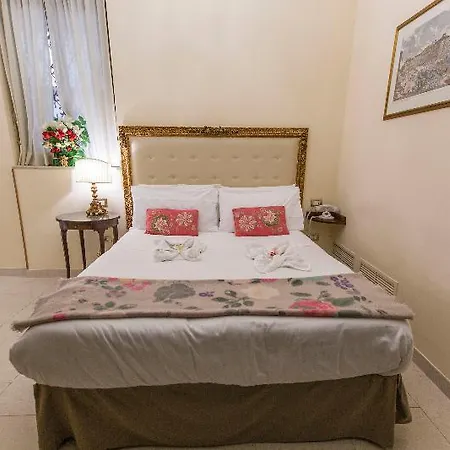 Royal Trinità Dei Monti Hotel 4*