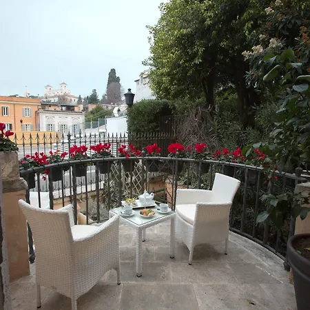 Royal Trinità Dei Monti 4*