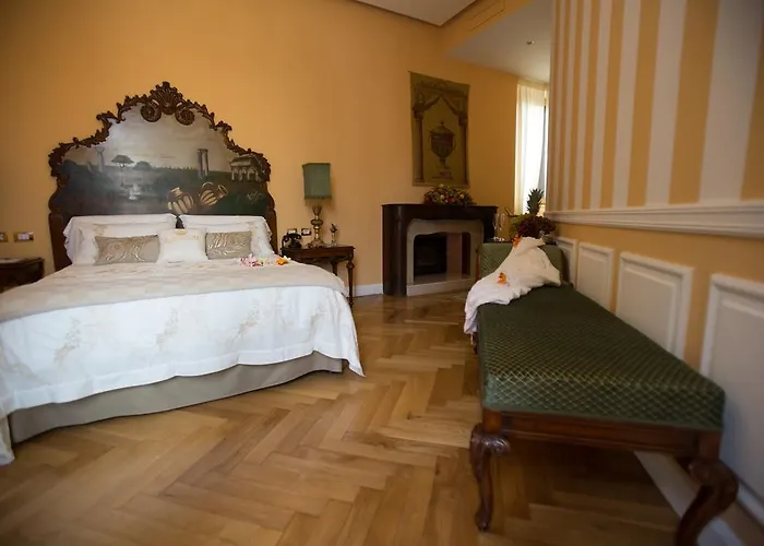 Royal Trinità Dei Monti 4*