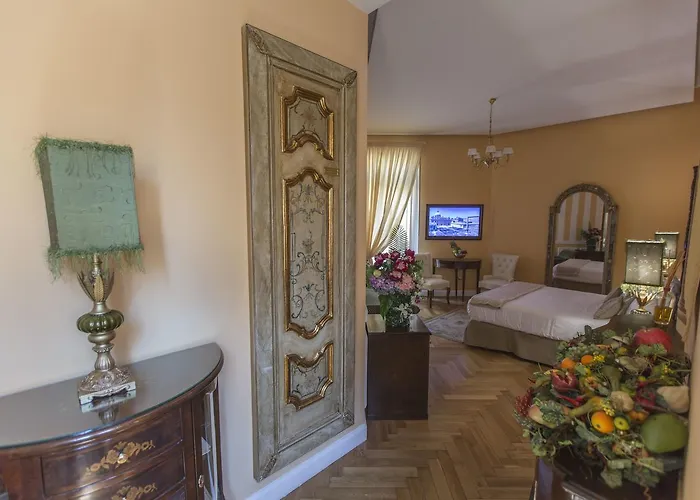 Royal Trinità Dei Monti Hotel 4*