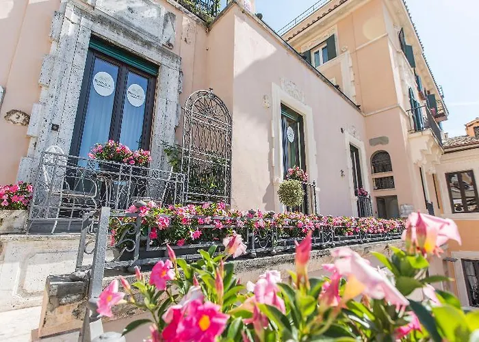 Hotel Royal Trinità Dei Monti 4*